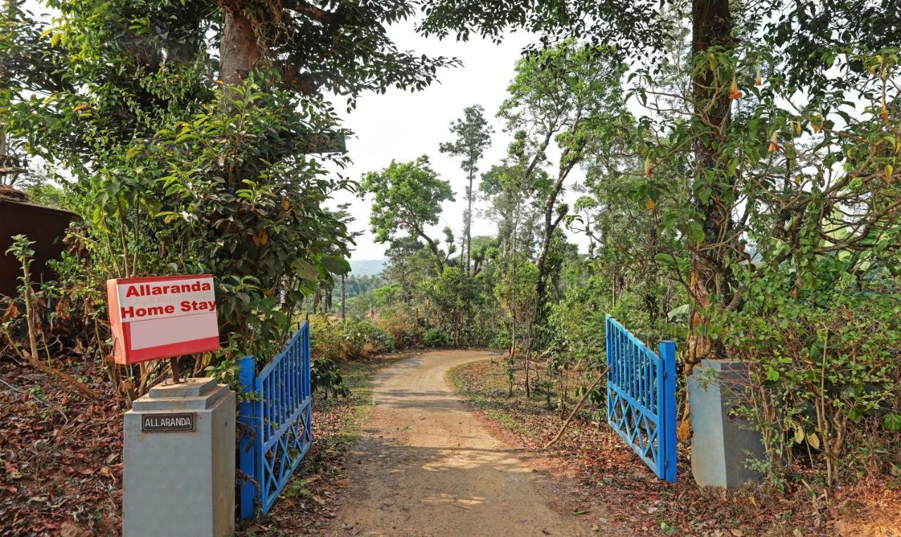Hotel Allaranda Homestay Madikeri Esterno foto
