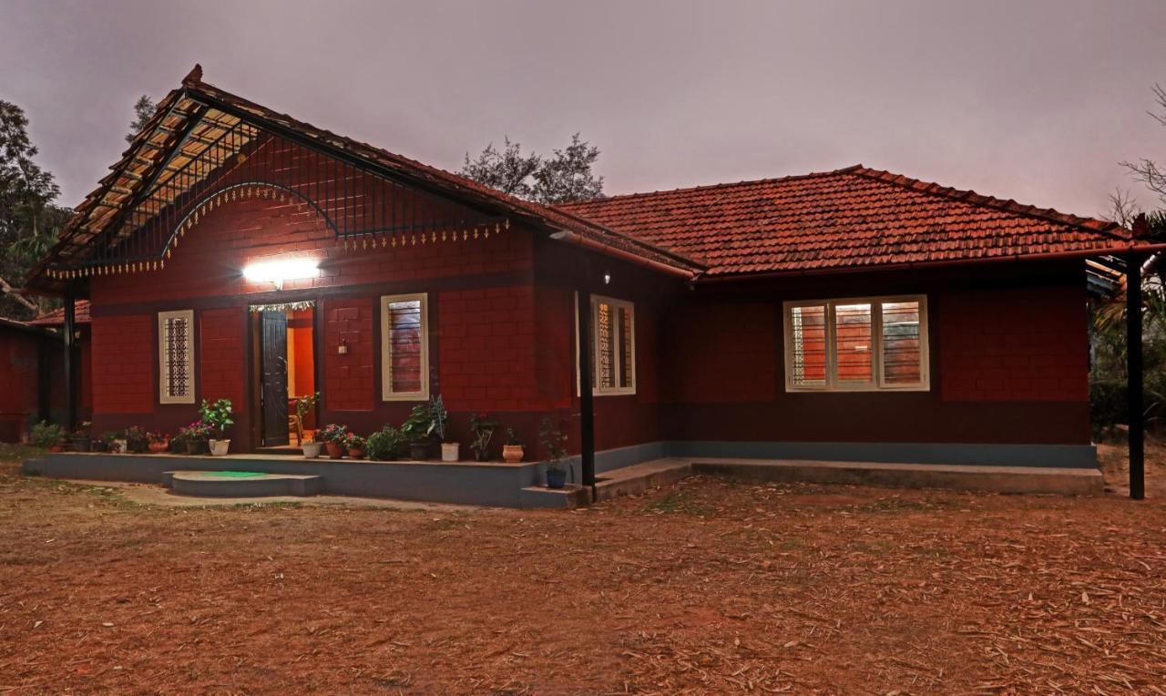 Hotel Allaranda Homestay Madikeri Esterno foto