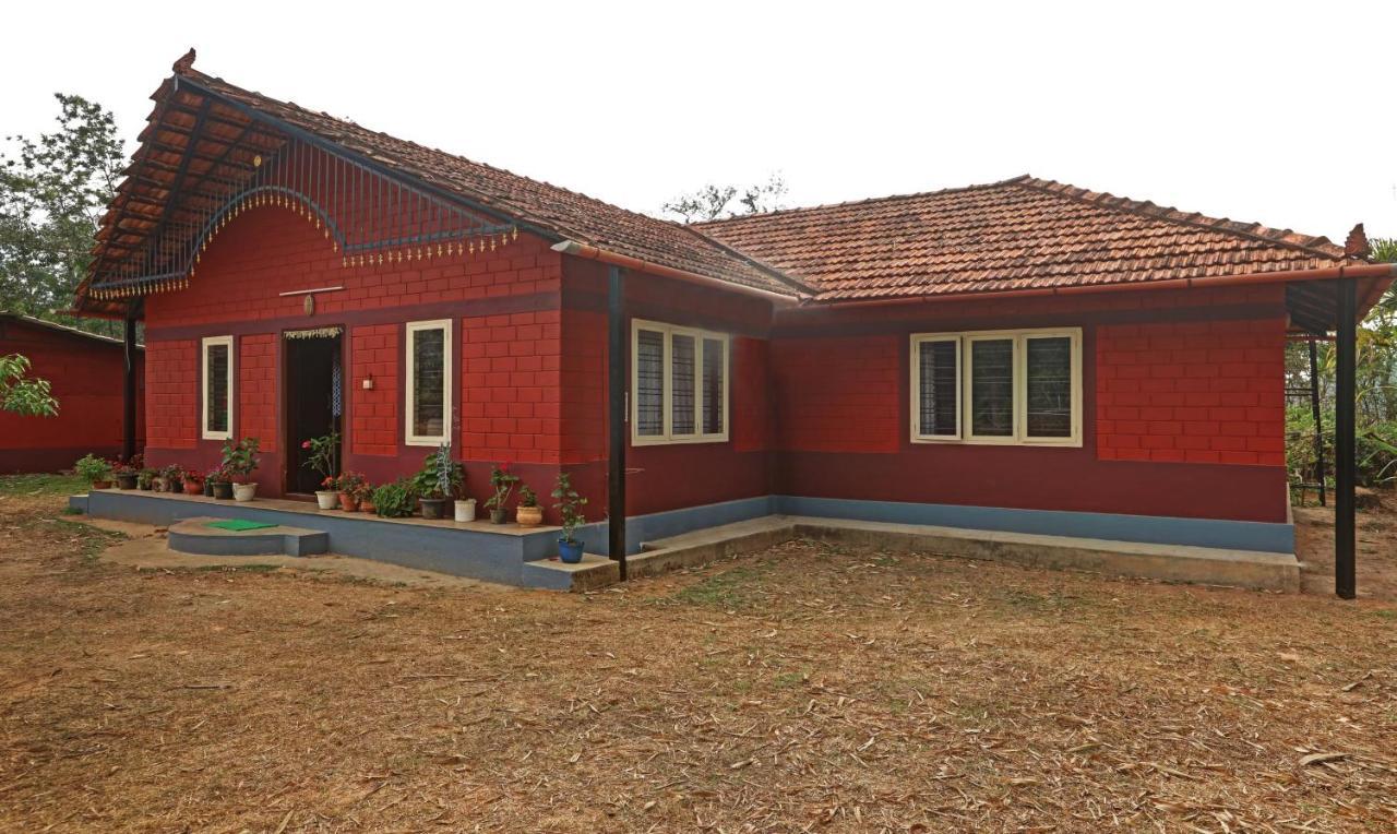 Hotel Allaranda Homestay Madikeri Esterno foto